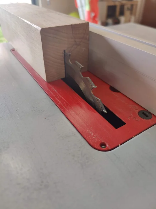 cutting body